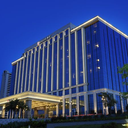 Hualuxe Yangjiang City Center Exteriör bild