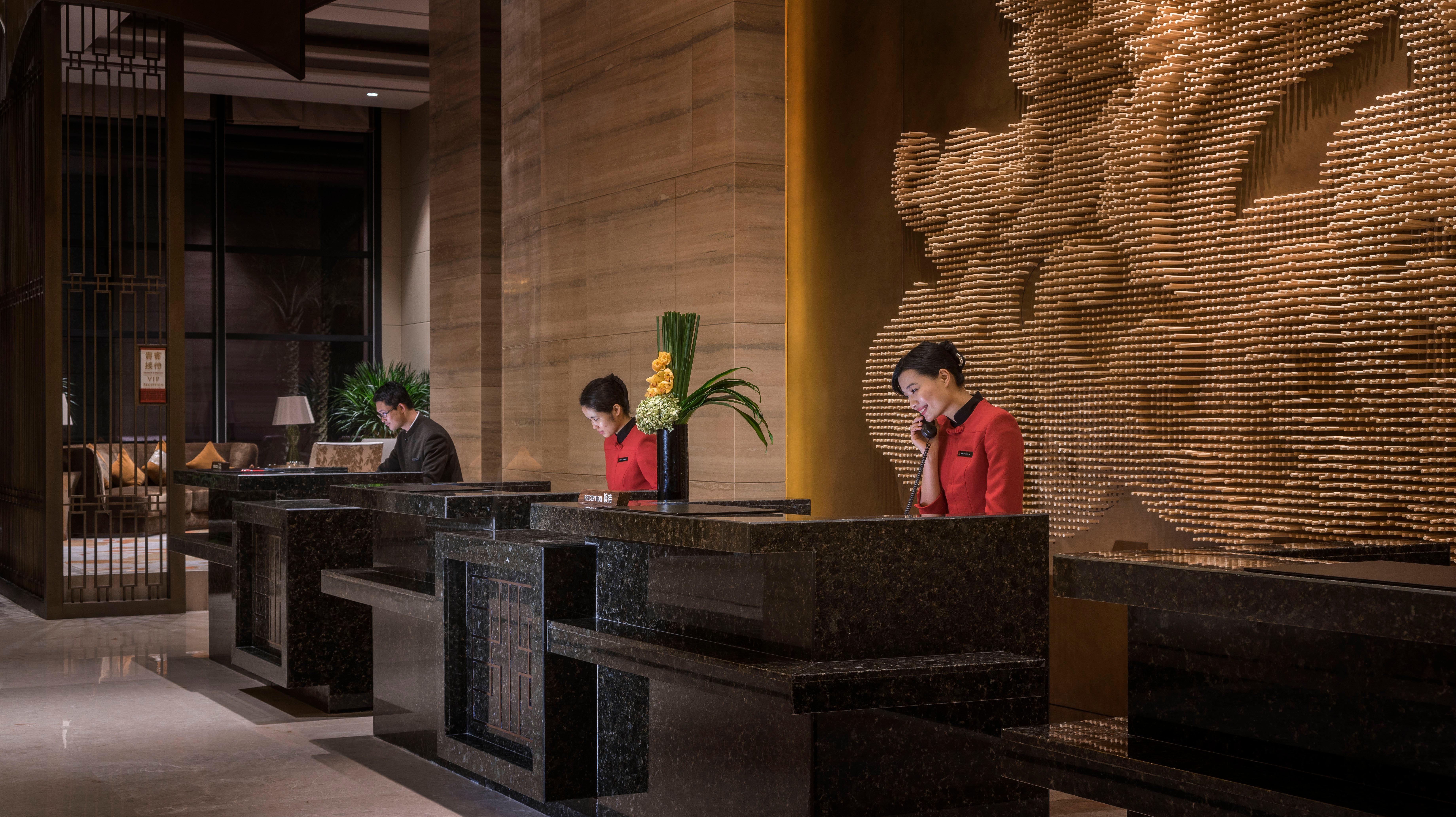 Hualuxe Yangjiang City Center Exteriör bild