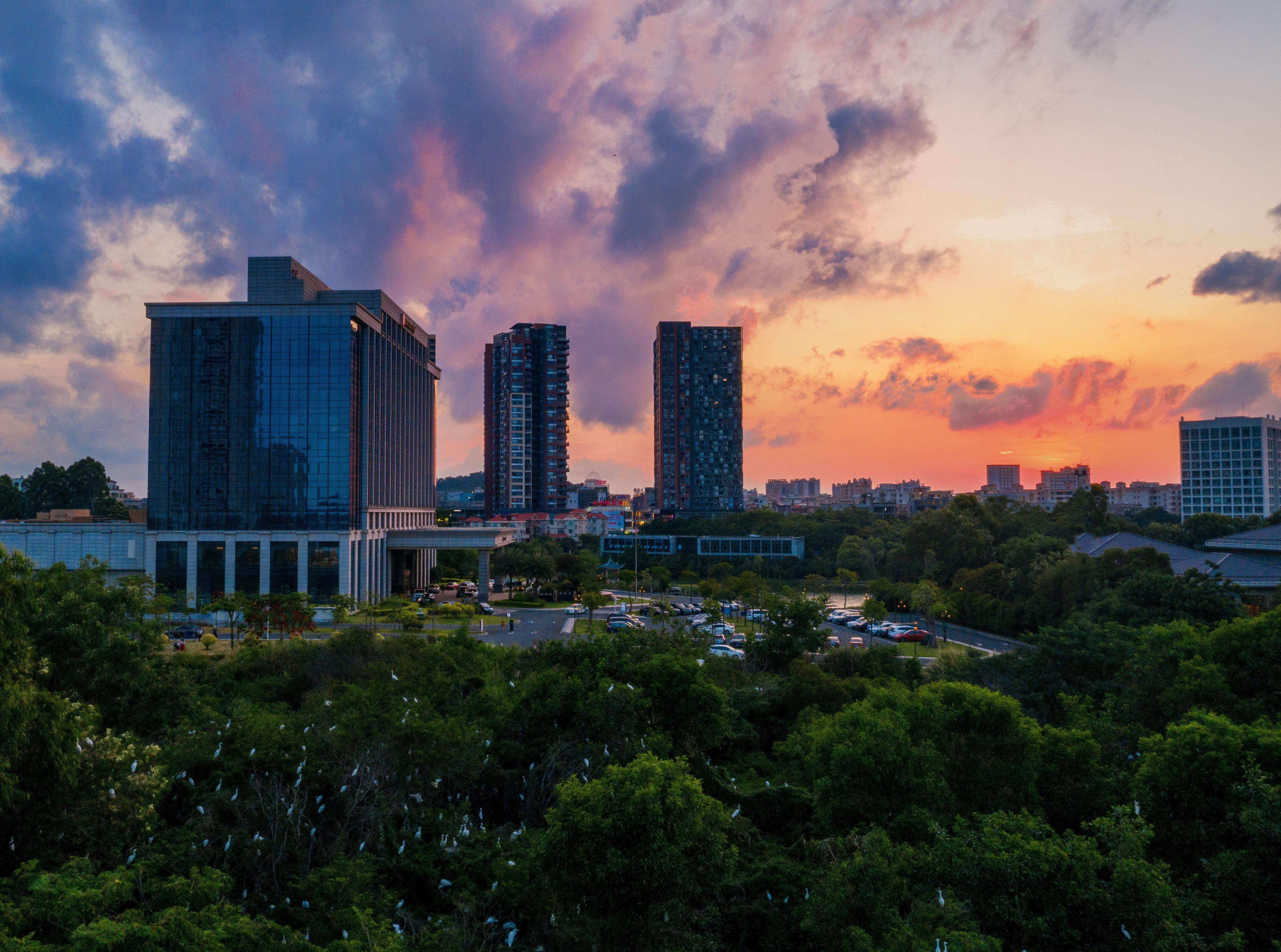 Hualuxe Yangjiang City Center Exteriör bild