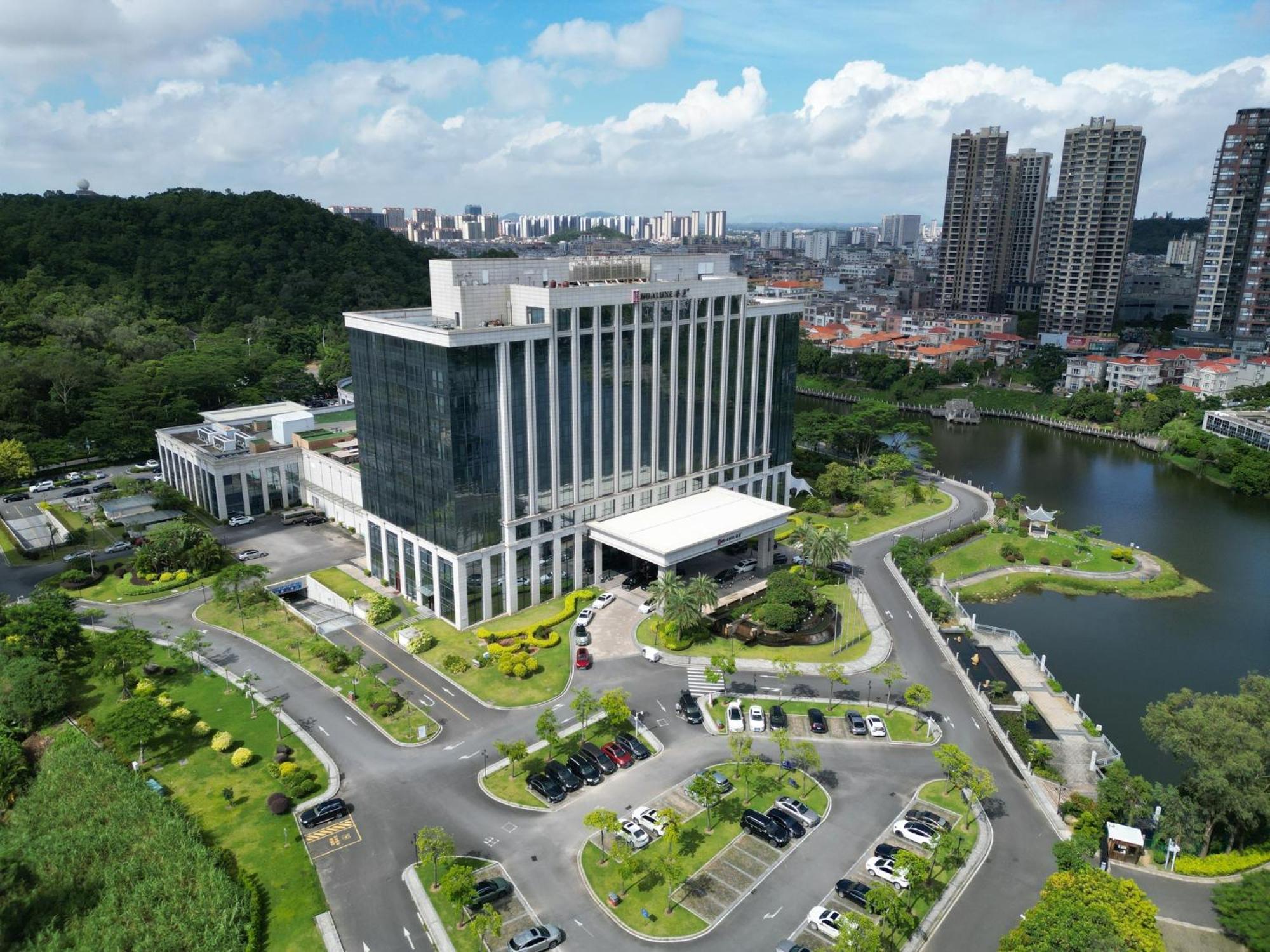 Hualuxe Yangjiang City Center Exteriör bild