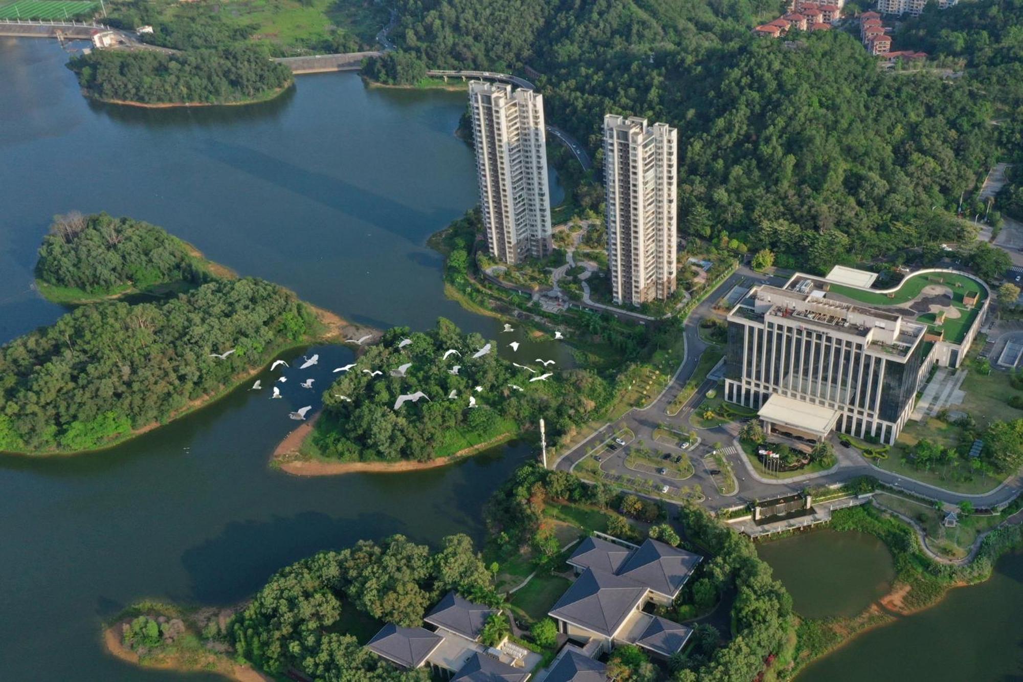 Hualuxe Yangjiang City Center Exteriör bild